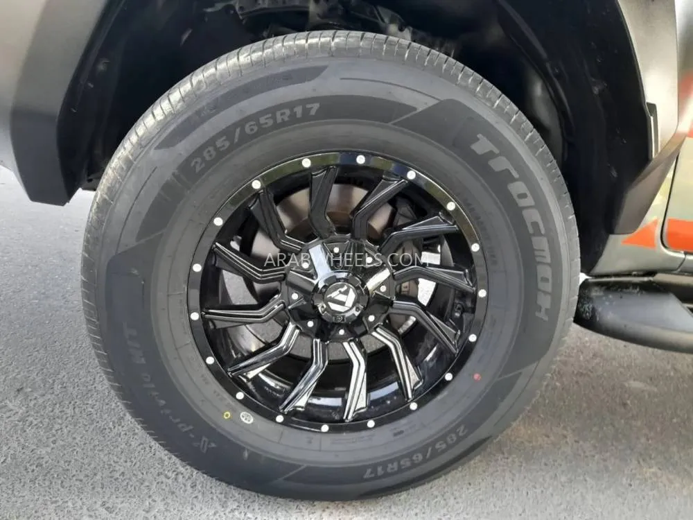 Toyota Hilux 2022 for Sale in Dubai Image-24