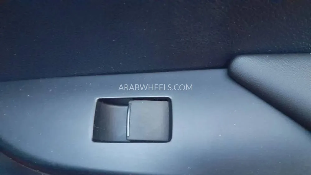 Toyota Hilux 2019 for Sale in Dubai Image-9