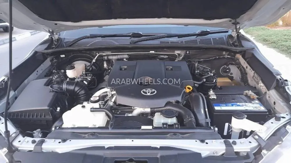 Toyota Hilux 2019 for Sale in Dubai Image-25