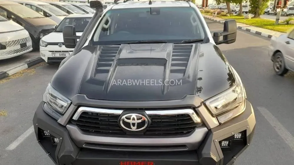 Toyota Hilux 2021 for Sale in Dubai Image-11