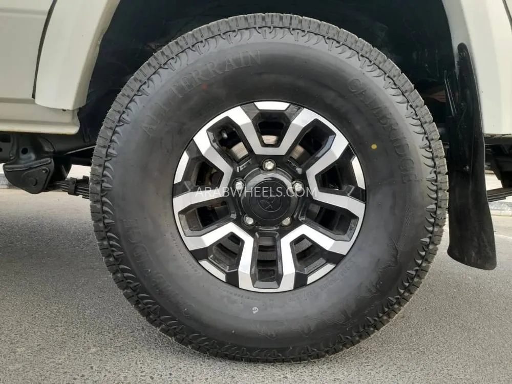 Toyota Land Cruiser 2023 for Sale in Dubai Image-17