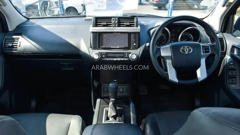 Toyota Land Cruiser Prado 2015 for Sale in Dubai Image-5