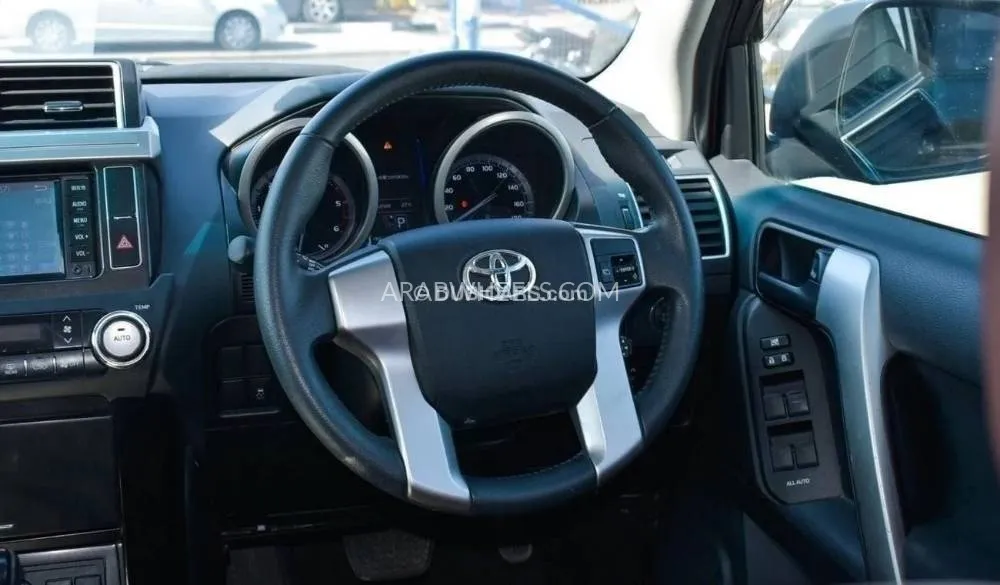 Toyota Land Cruiser Prado 2016 for Sale in Dubai Image-9