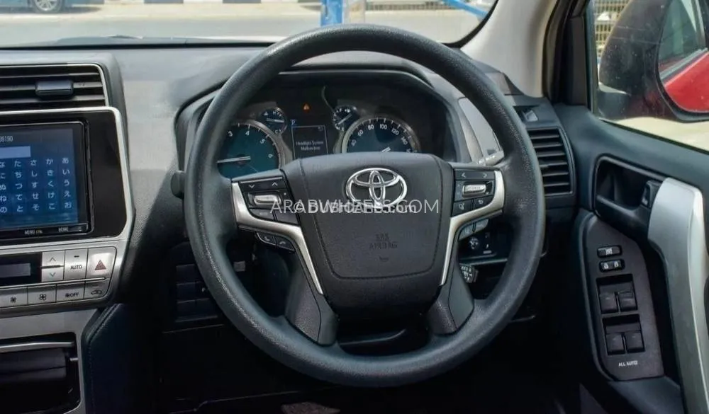 Toyota Land Cruiser Prado 2019 for Sale in Dubai Image-4