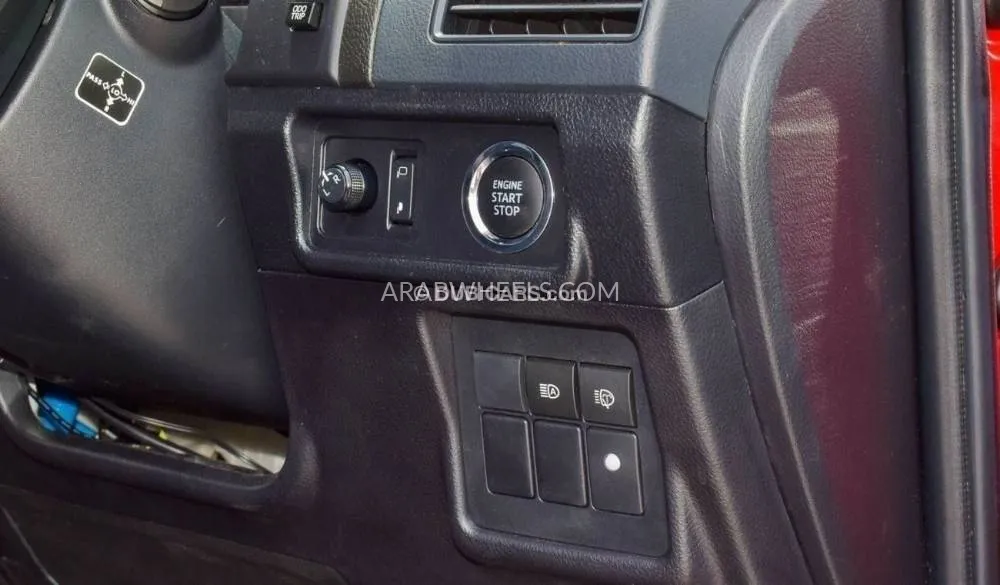 Toyota Land Cruiser Prado 2019 for Sale in Dubai Image-11