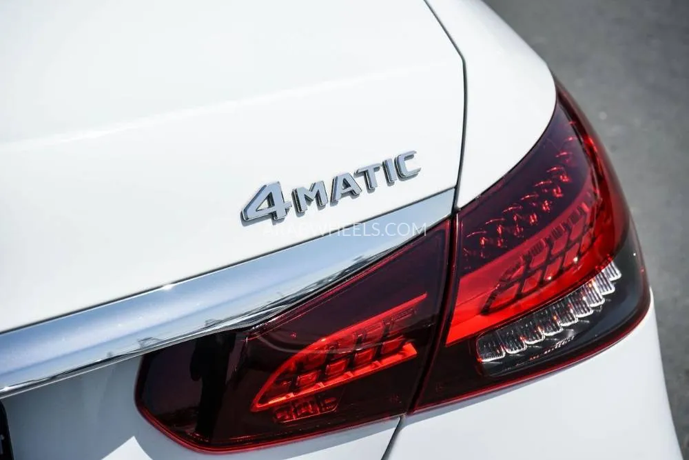 Mercedes Benz E Class 2022 for Sale in Dubai Image-10