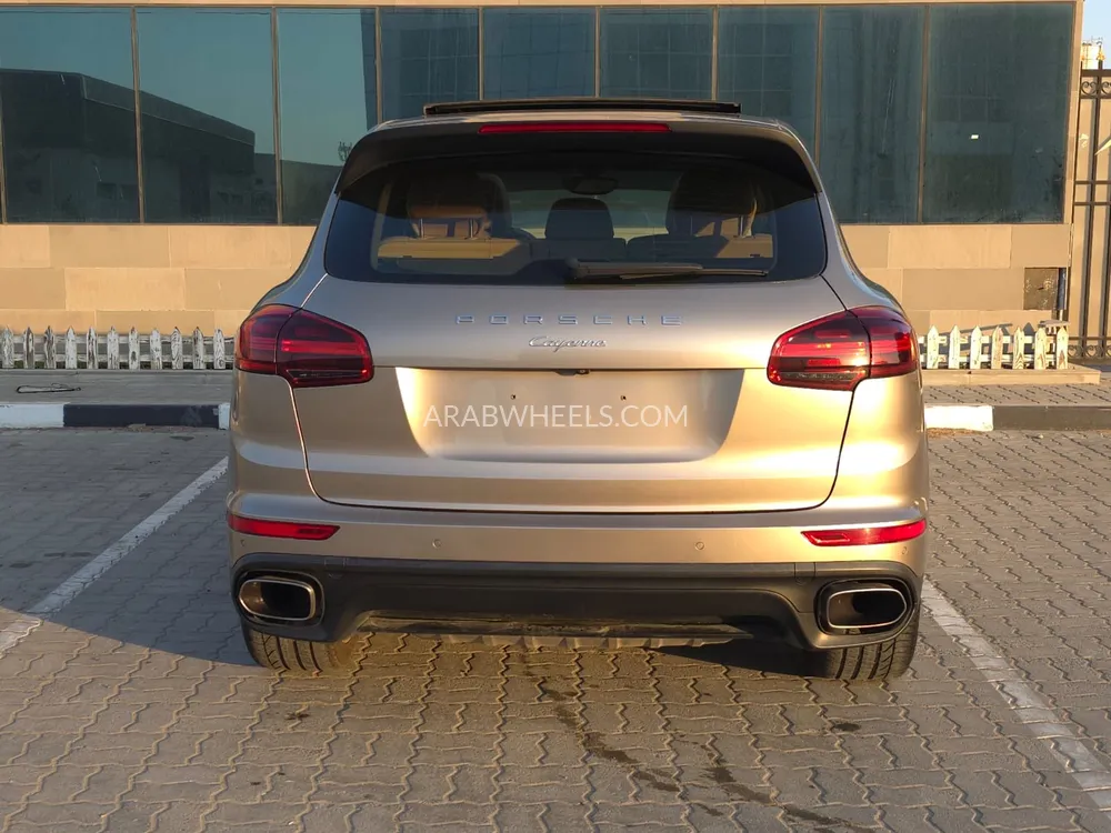 Porsche Cayenne 2016 for Sale in Ajman Image-5