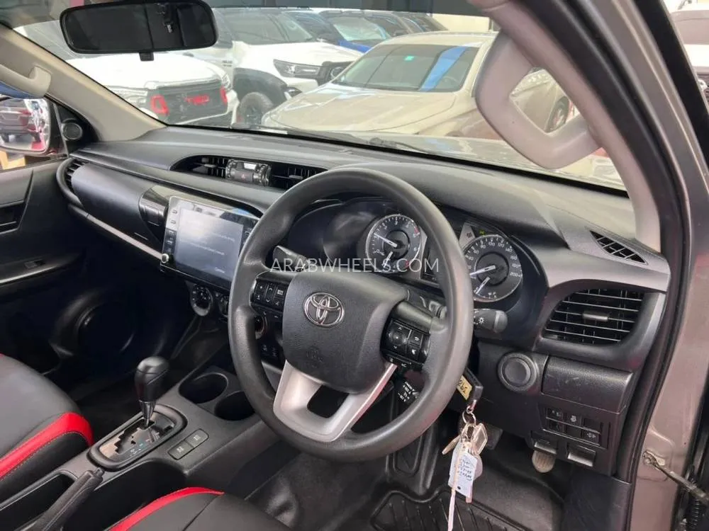 تويوتا هايلوكس 2021 for Sale in دبي Image-16