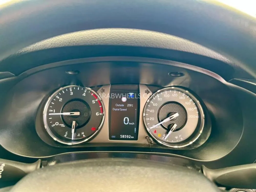 تويوتا هايلوكس 2023 for Sale in دبي Image-15