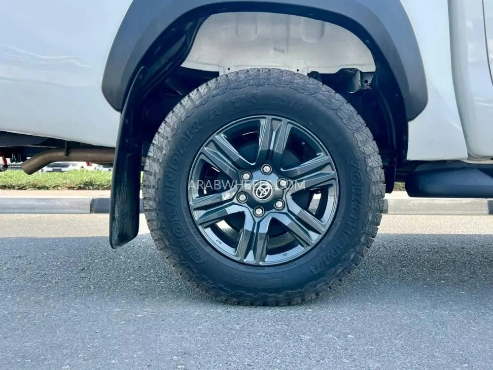 تويوتا هايلوكس 2023 for Sale in دبي Image-18