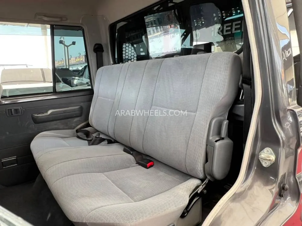 تويوتا لاند كروزر 70 سيريز 2020 for Sale in دبي Image-19