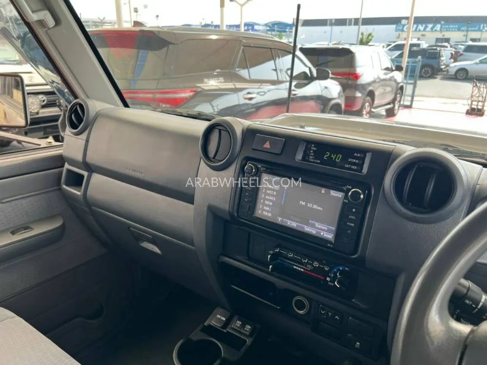 تويوتا لاند كروزر 70 سيريز 2020 for Sale in دبي Image-27