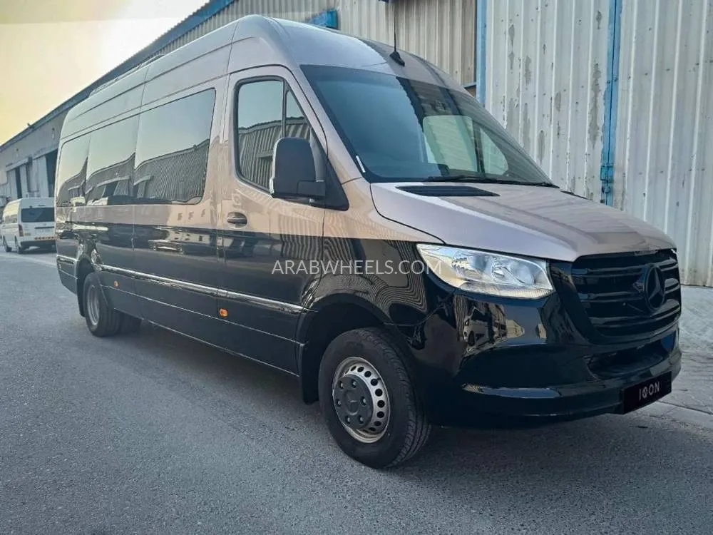 Mercedes Benz Sprinter 2023 for Sale in Dubai Image-9