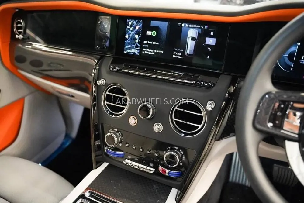 Rolls Royce Cullinan 2025 for Sale in Dubai Image-8