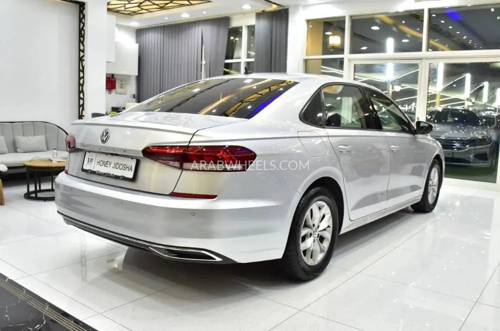 Volkswagen Passat 2021 for Sale in Dubai Image-6