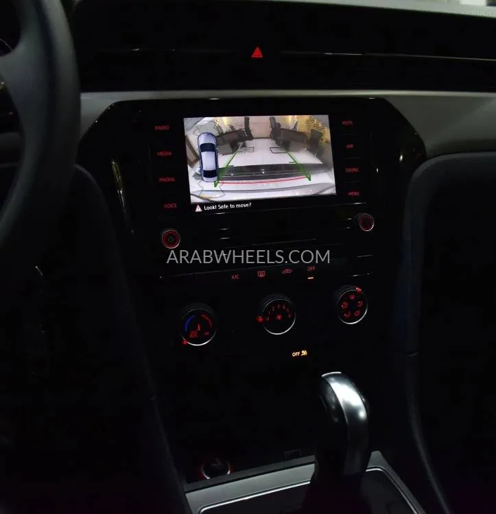 Volkswagen Passat 2021 for Sale in Dubai Image-14