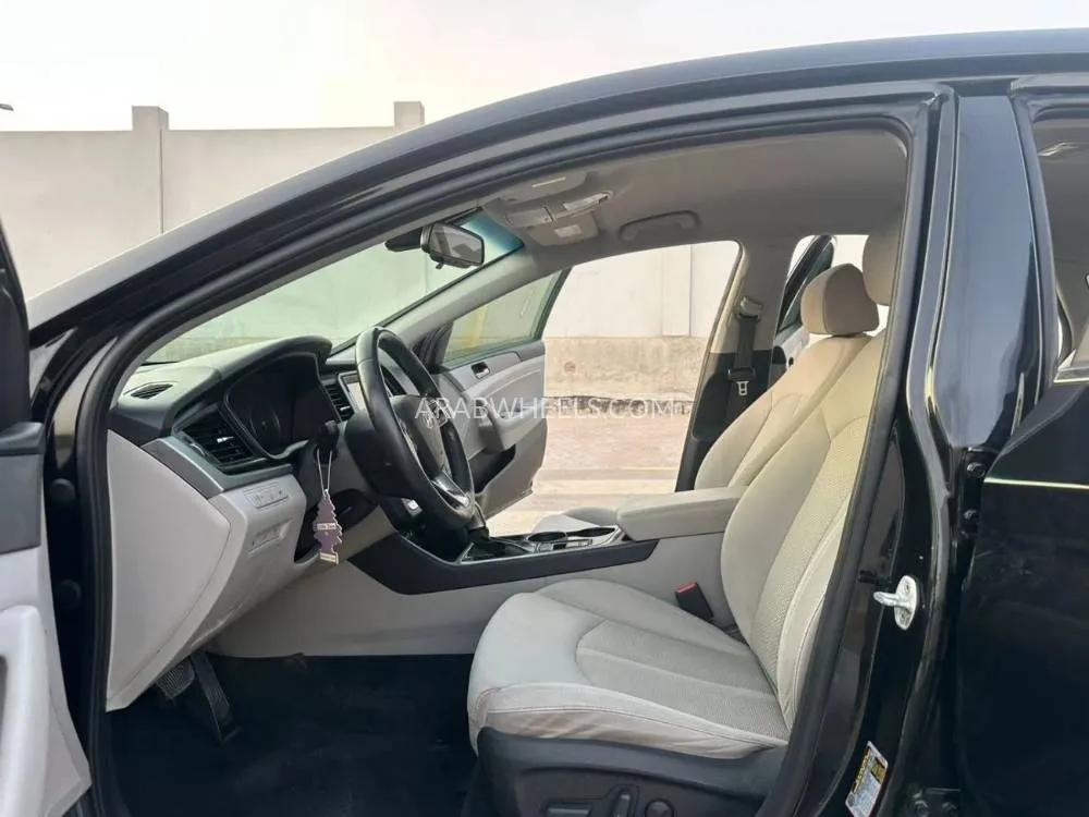 Hyundai Sonata 2018 for Sale in Sharjah Image-12