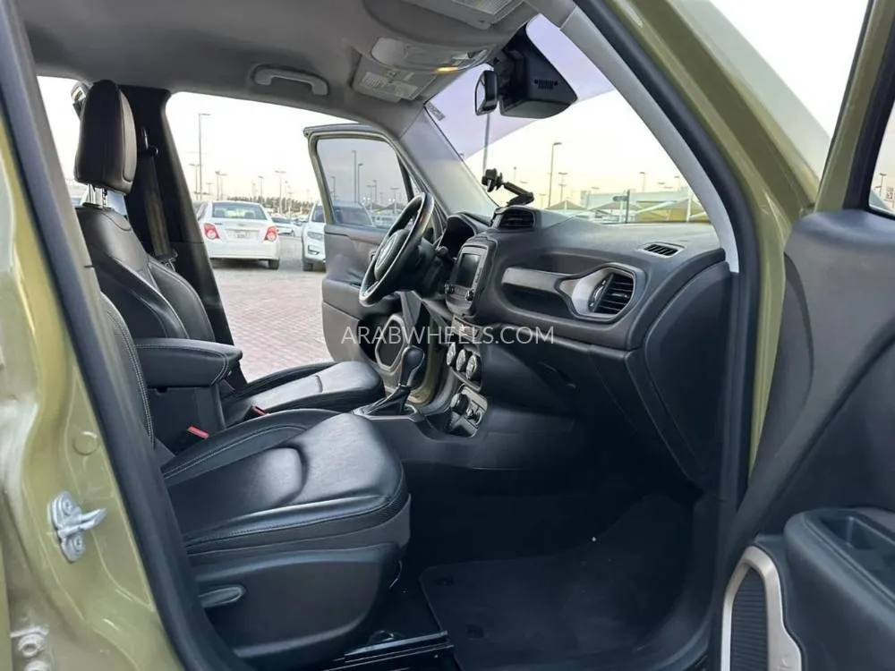 جيب رينيجيد 2015 for Sale in الشارقة Image-10