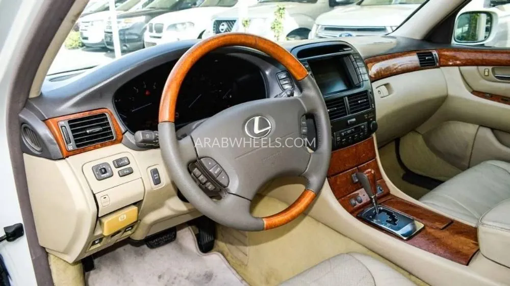 Lexus LS 2006 for Sale in Sharjah Image-11