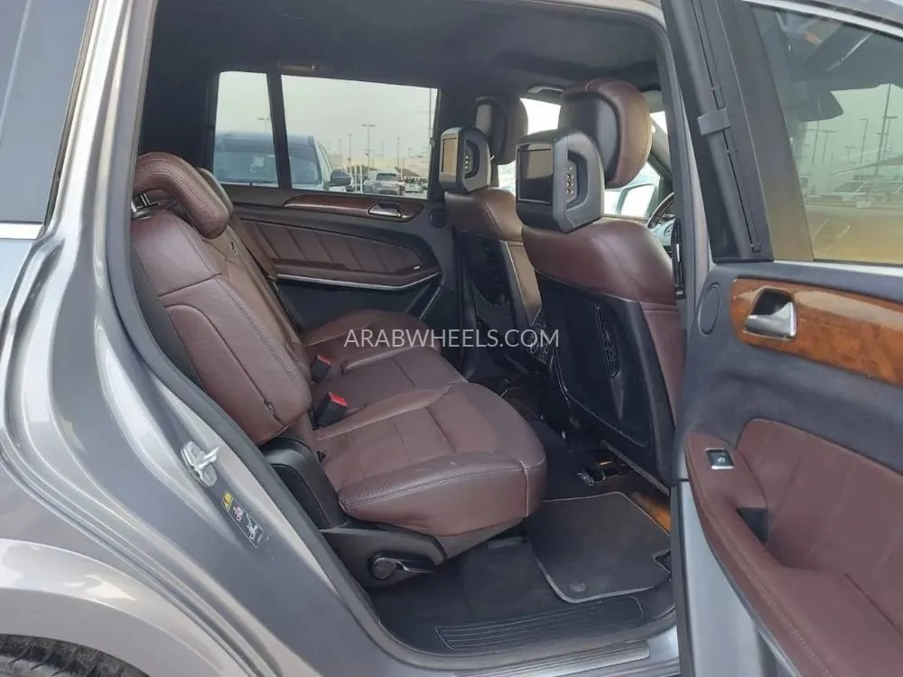 Mercedes Benz GL Class 2015 for Sale in Sharjah Image-12