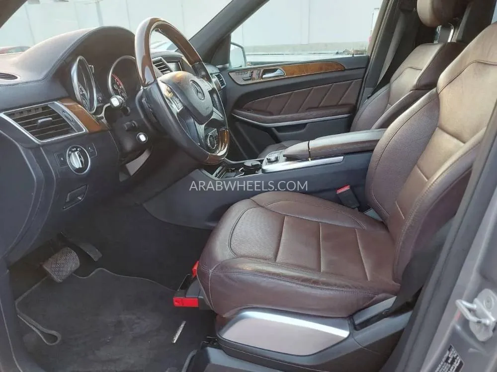 Mercedes Benz GL Class 2015 for Sale in Sharjah Image-13
