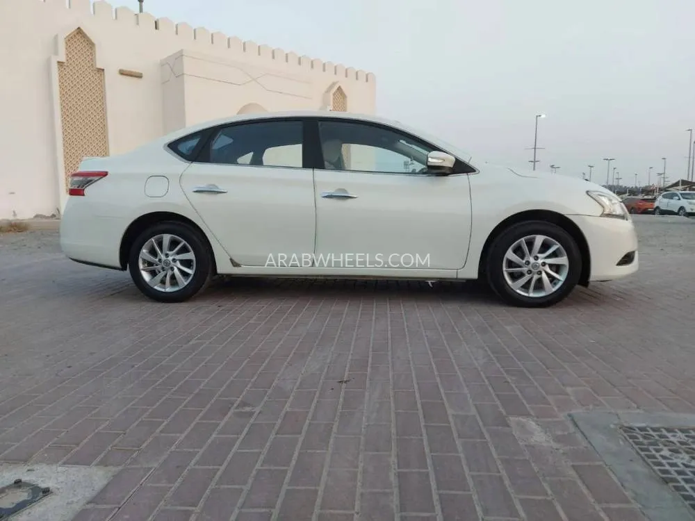 Nissan Sentra 2015 for Sale in Sharjah Image-4