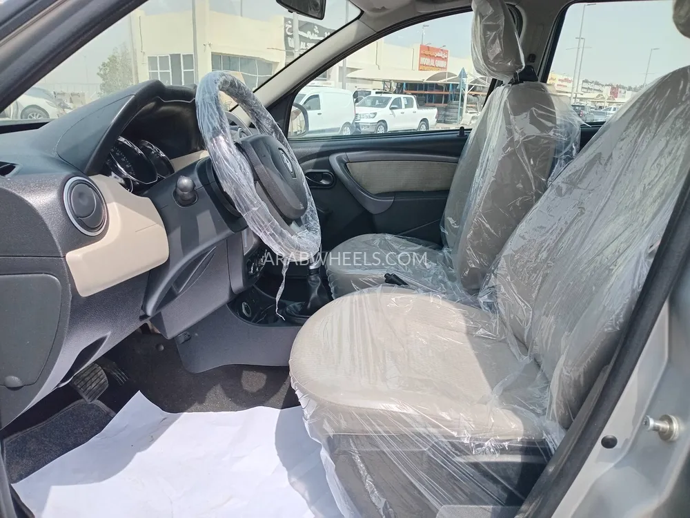 Renault Duster 2018 for Sale in Sharjah Image-8
