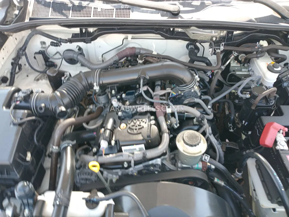 Toyota Hilux 2021 for Sale in Sharjah Image-11