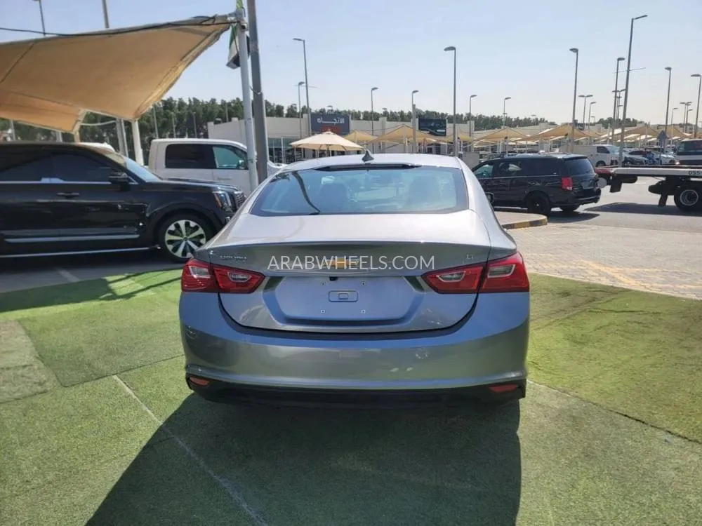 Chevrolet Malibu 2023 for Sale in Sharjah Image-7