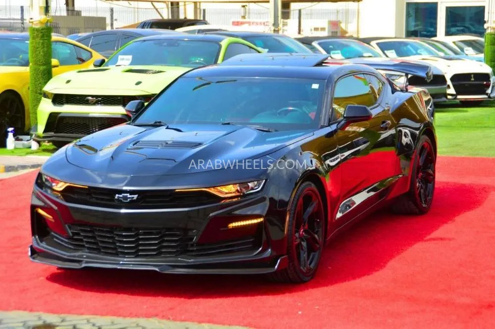 Chevrolet Camaro 2023 for Sale in Sharjah Image-3