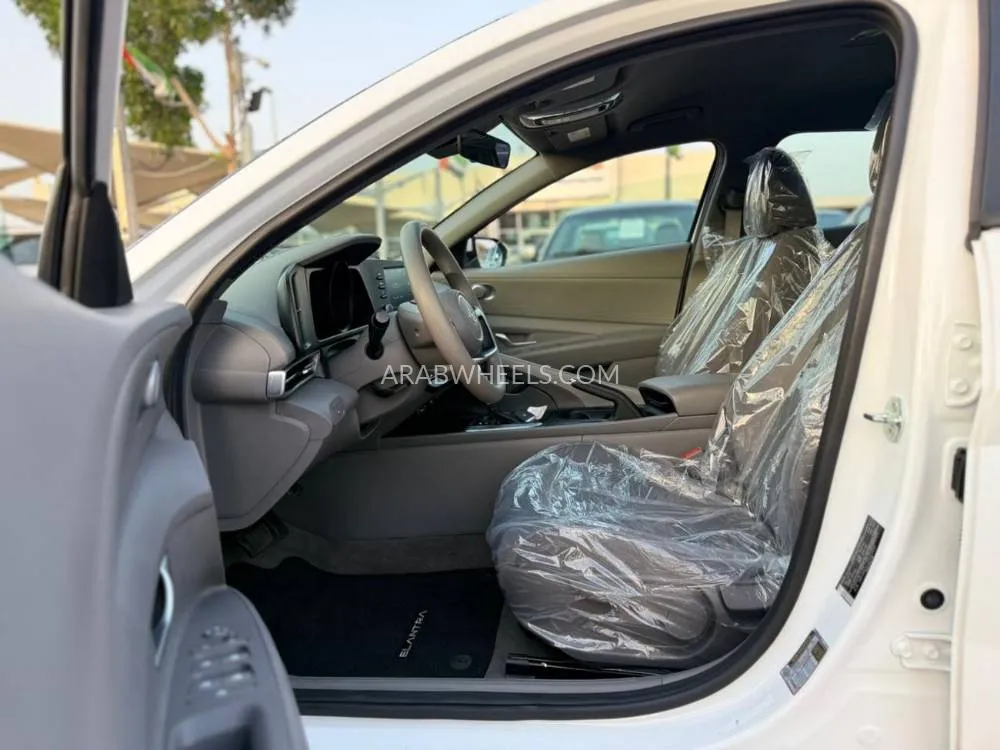 Hyundai Elantra 2022 for Sale in Sharjah Image-7