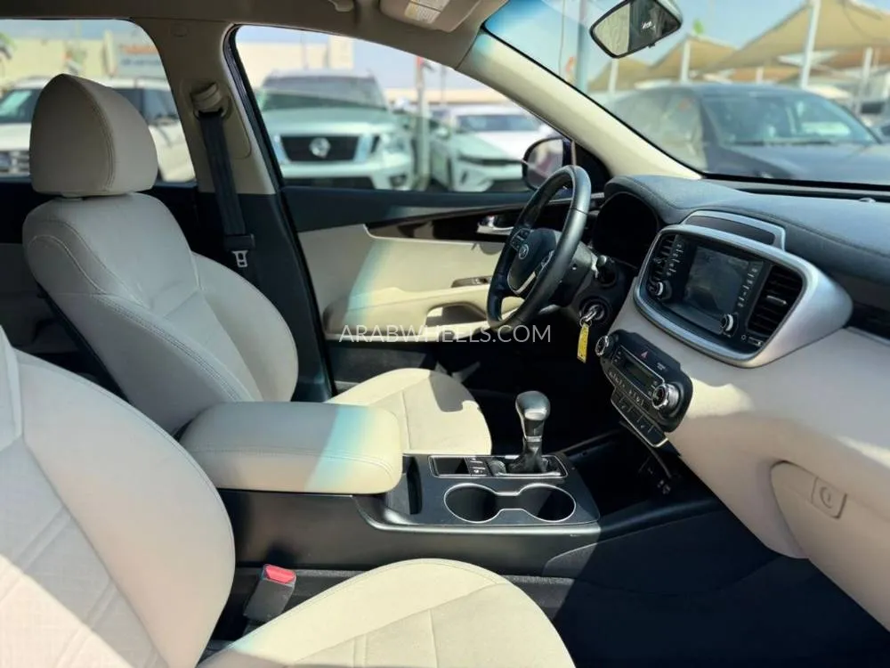 Kia Sorento 2020 for Sale in Sharjah Image-10