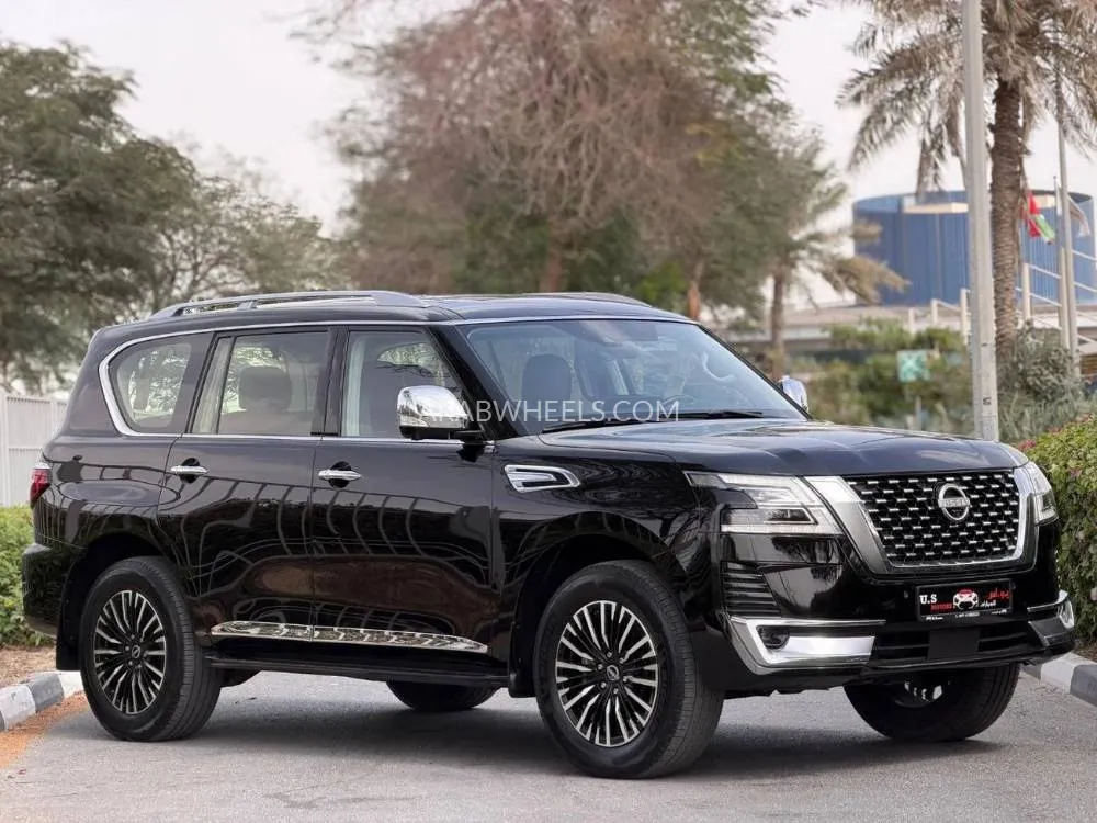Nissan Patrol 2022 for Sale in Dubai Image-2