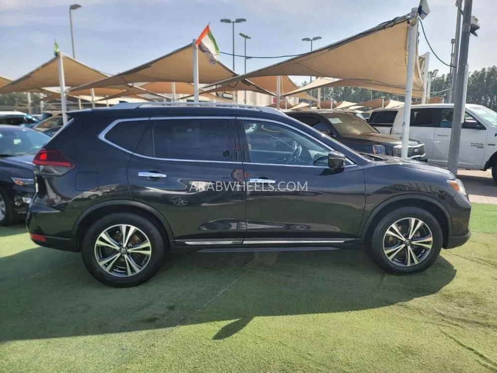 نيسان إكس تريل 2018 for Sale in الشارقة Image-6