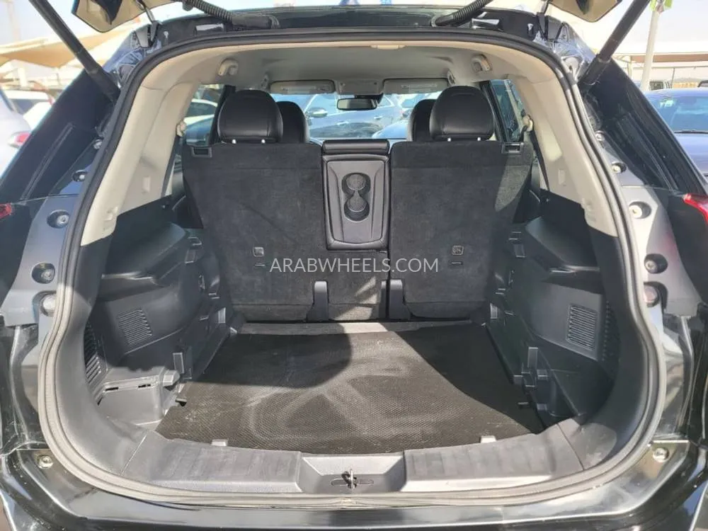 نيسان إكس تريل 2018 for Sale in الشارقة Image-13