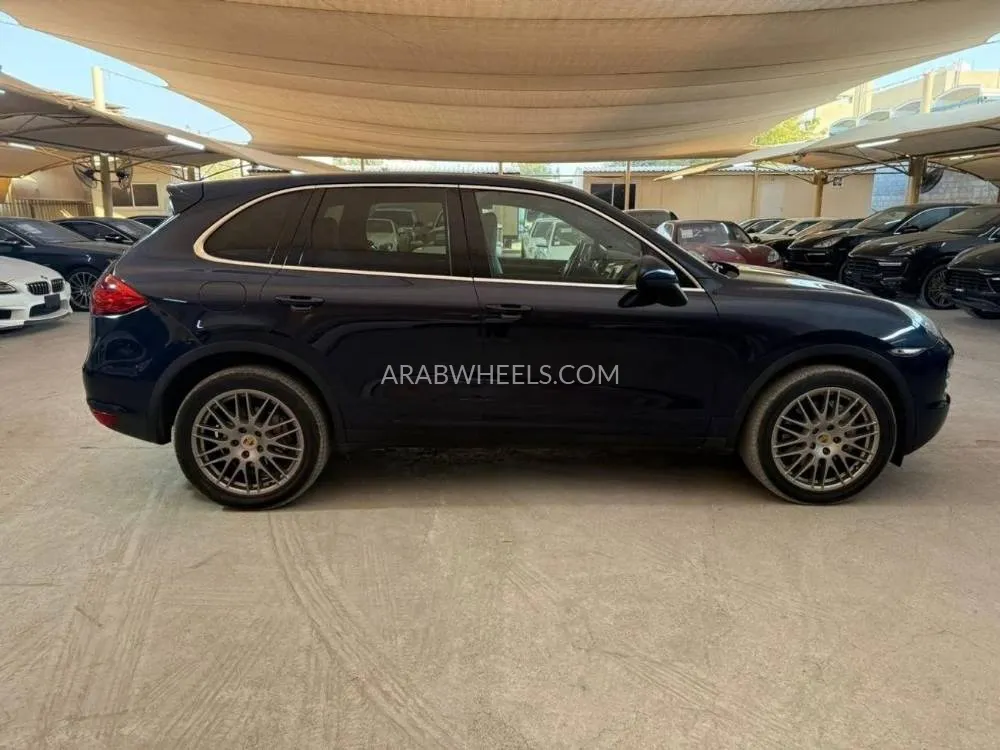 Porsche Cayenne 2011 for Sale in Dubai Image-6