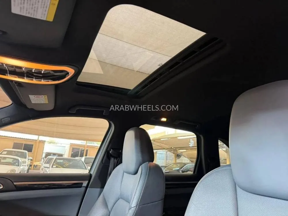 Porsche Cayenne 2011 for Sale in Dubai Image-15