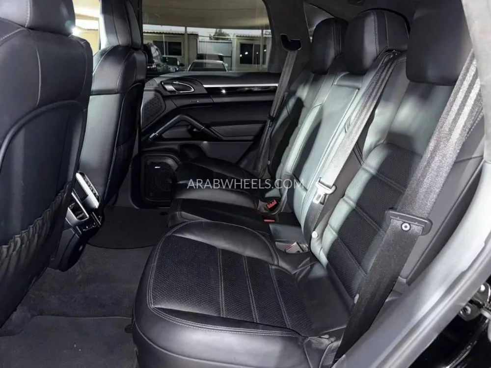 Porsche Cayenne 2017 for Sale in Dubai Image-19