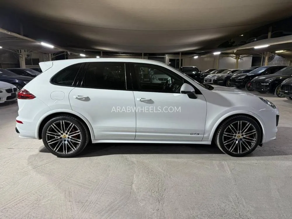 Porsche Cayenne 2016 for Sale in Dubai Image-6
