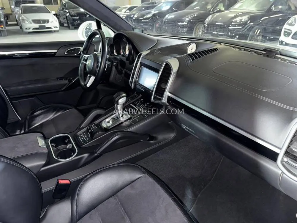 Porsche Cayenne 2016 for Sale in Dubai Image-19
