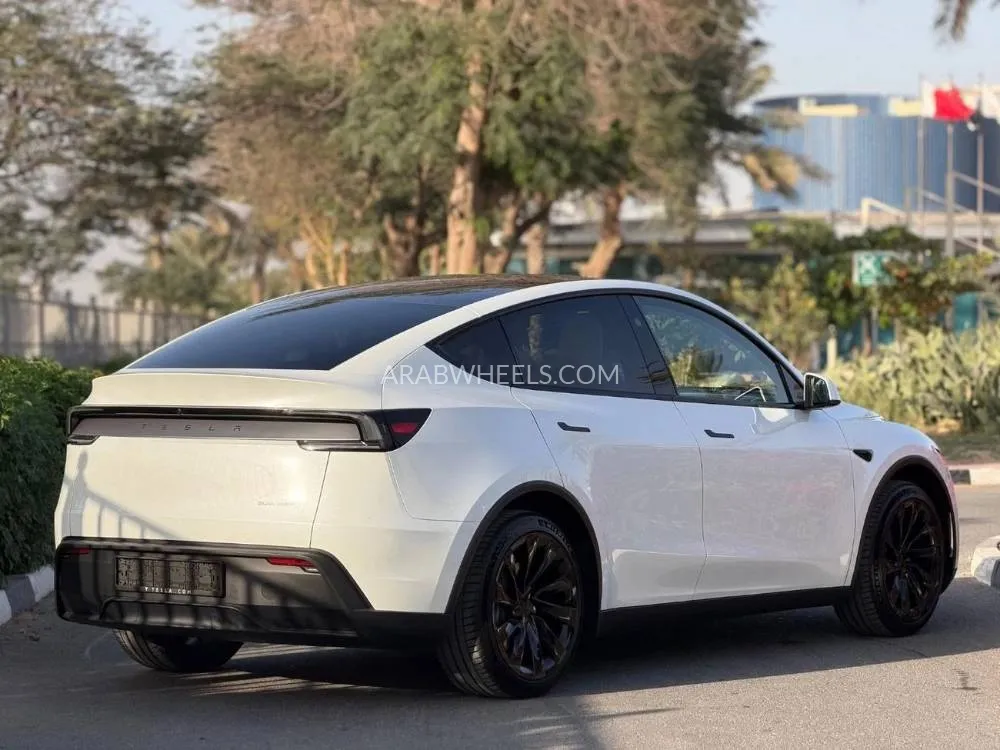 Tesla Model Y 2025 for Sale in Dubai Image-6