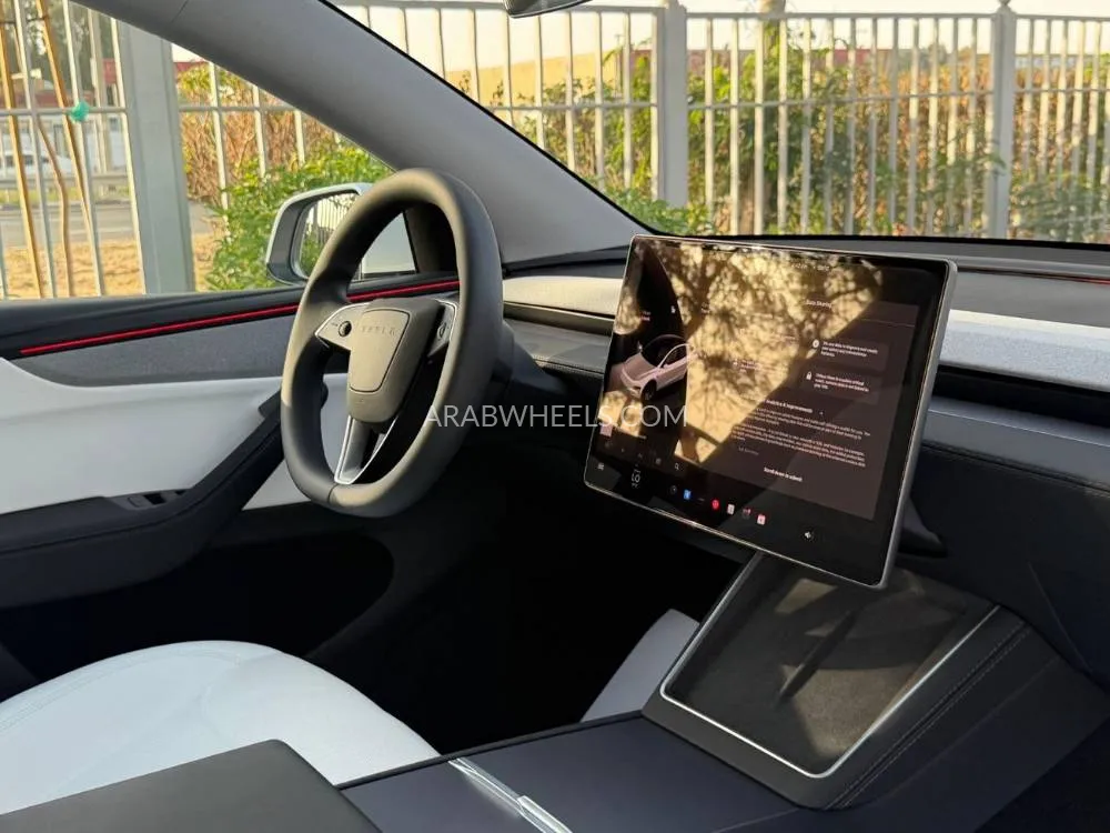 Tesla Model Y 2025 for Sale in Dubai Image-11