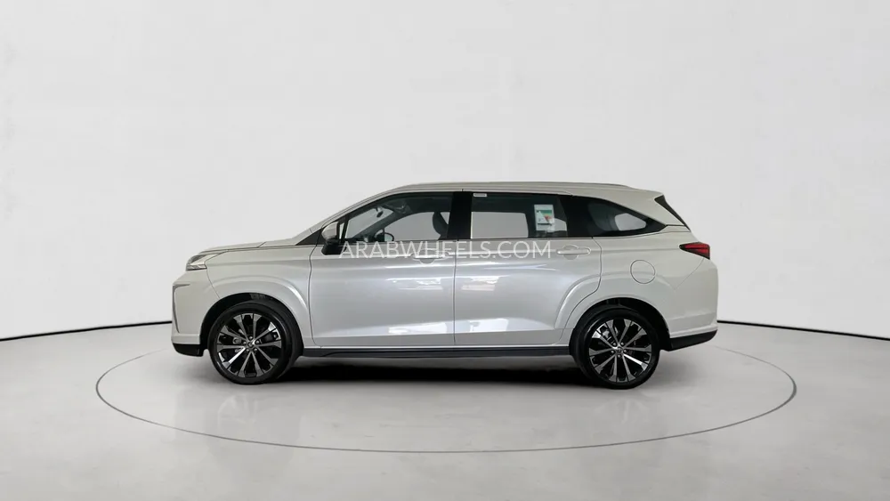 Toyota Veloz 2025 for Sale in Dubai Image-7