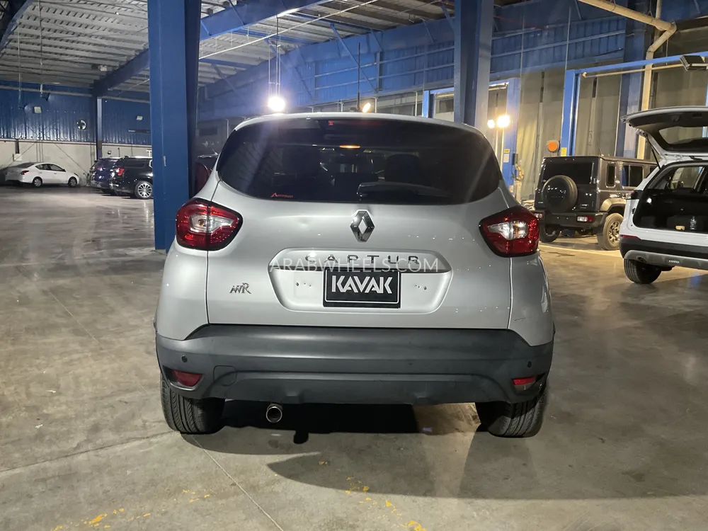 Renault Captur 2017 for Sale in Sharjah Image-5