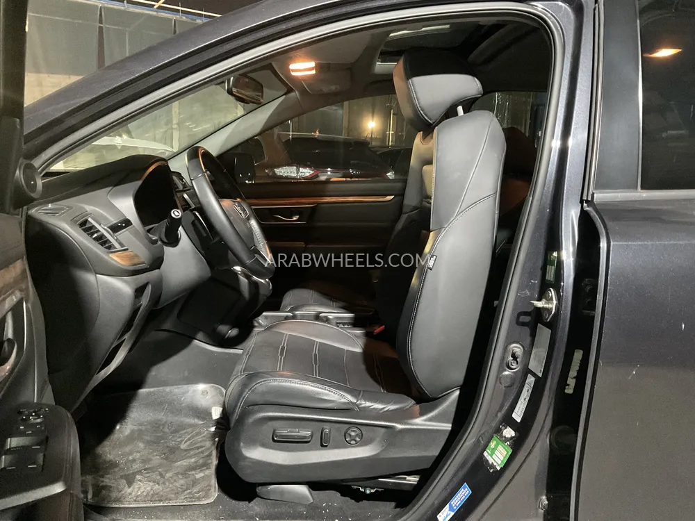 Honda CR-V 2018 for Sale in Dubai Image-7