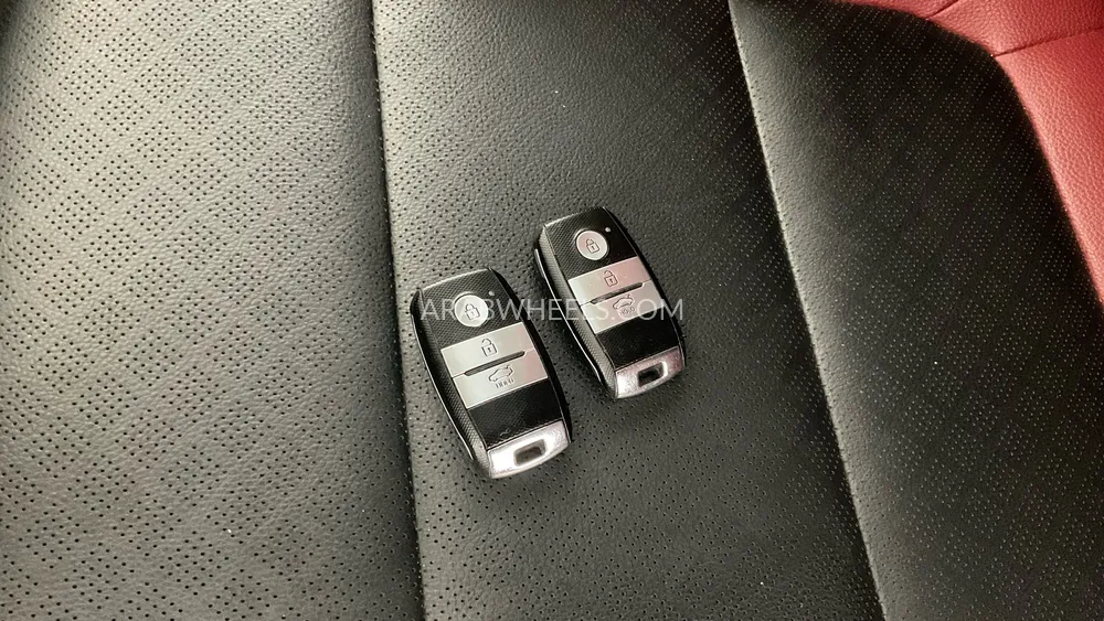 Kia Rio 2021 for Sale in Sharjah Image-17