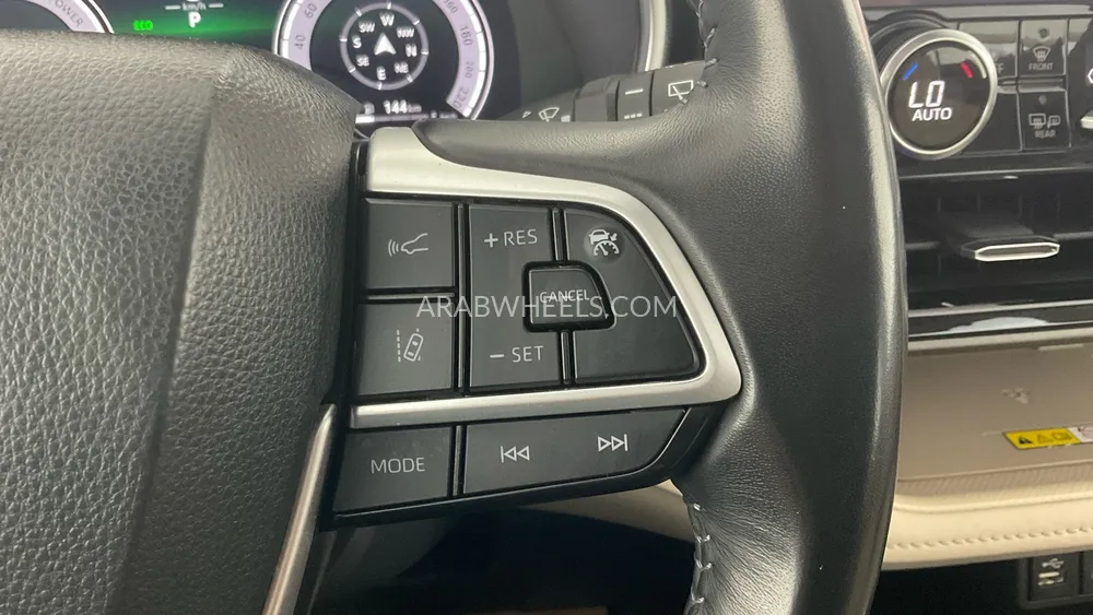 Toyota Highlander 2023 for Sale in Dubai Image-22