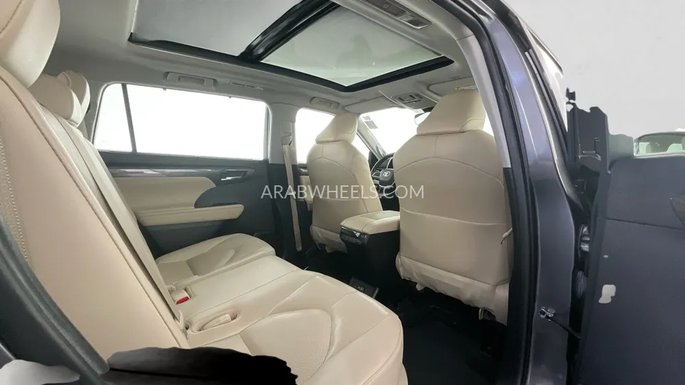 Toyota Highlander 2023 for Sale in Dubai Image-27