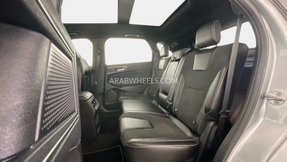 Ford Edge 2023 for Sale in Sharjah Image-13