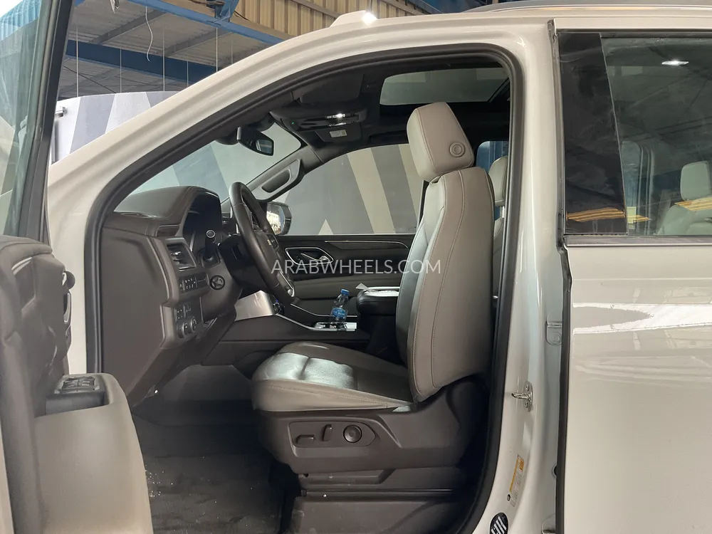 Chevrolet Suburban 2023 for Sale in Dubai Image-7